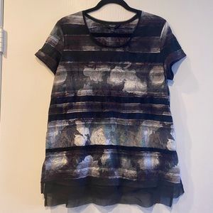 Simply Vera/ Vera wang short sleeve top in great used condition.Size large
